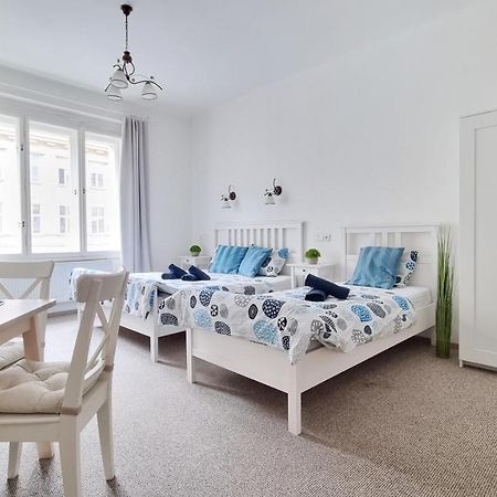 Finnem Rentals Zikova Prague Ngoại thất bức ảnh