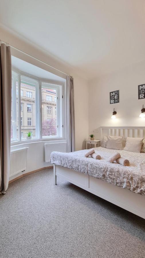 Finnem Rentals Zikova Prague Ngoại thất bức ảnh