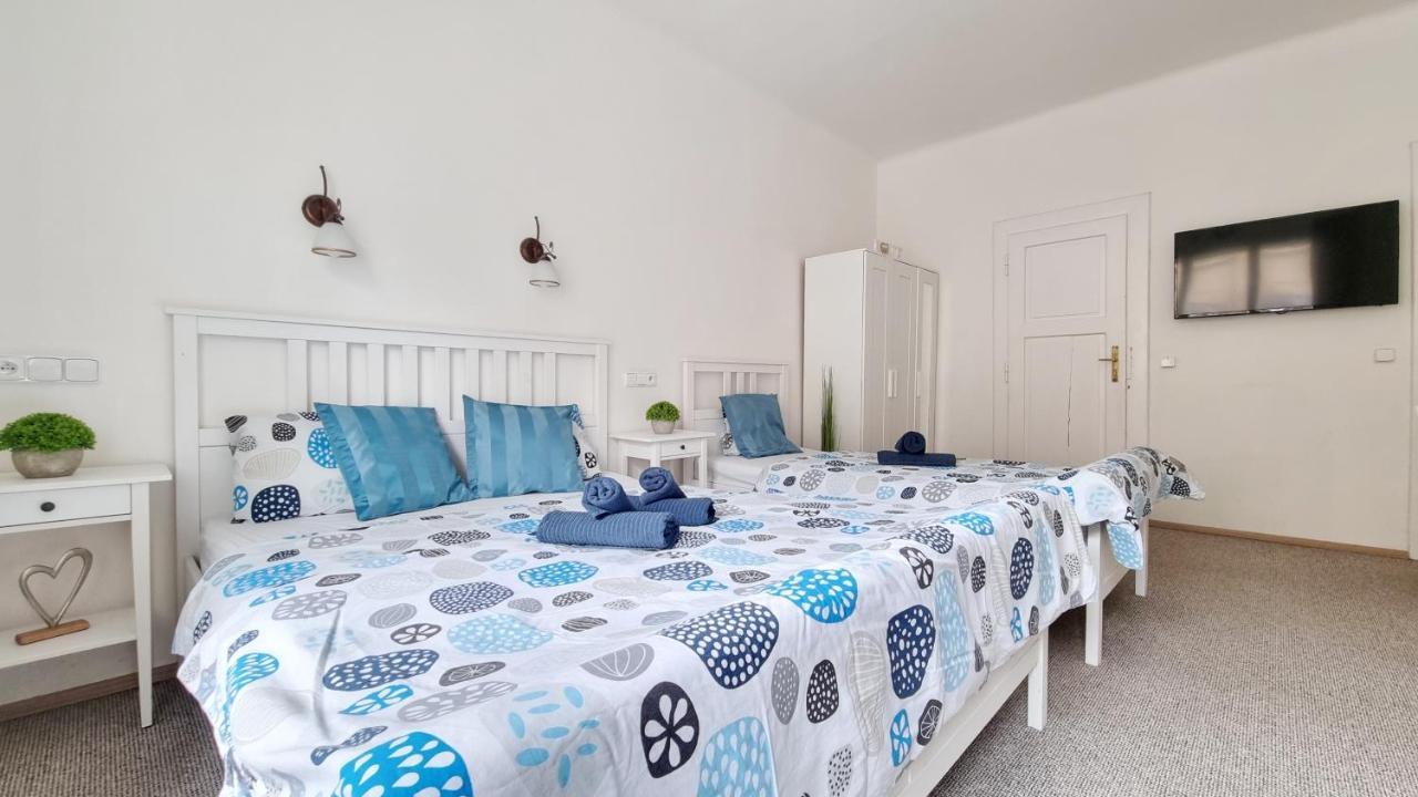 Finnem Rentals Zikova Prague Ngoại thất bức ảnh