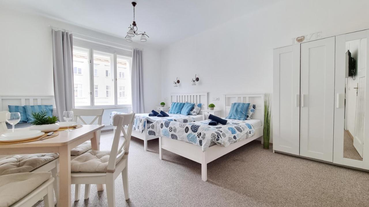 Finnem Rentals Zikova Prague Ngoại thất bức ảnh