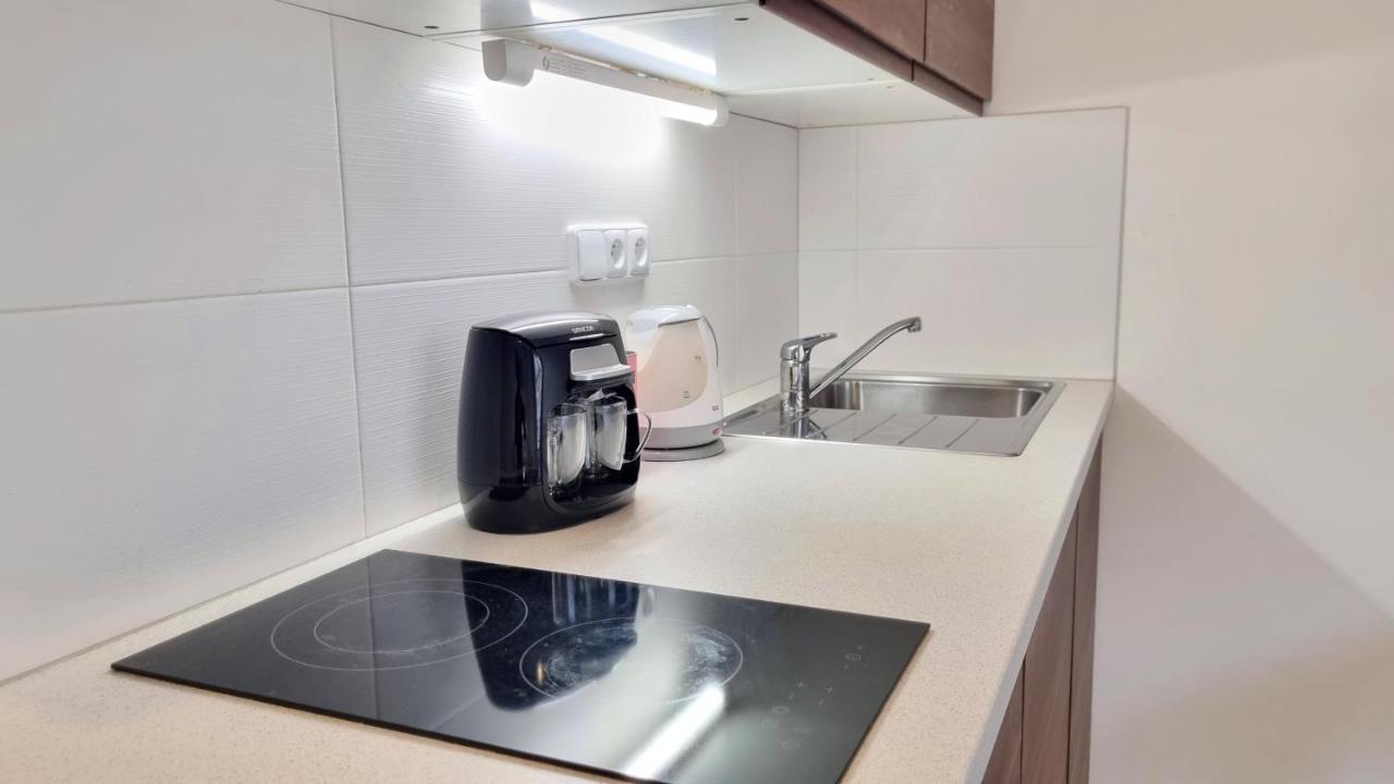 Finnem Rentals Zikova Prague Ngoại thất bức ảnh