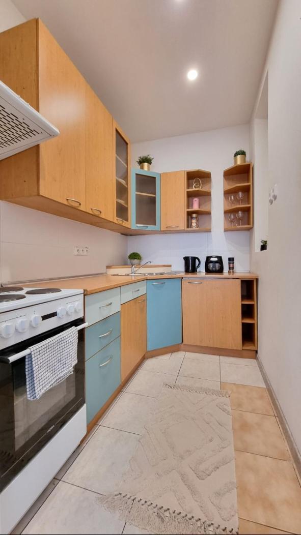 Finnem Rentals Zikova Prague Ngoại thất bức ảnh