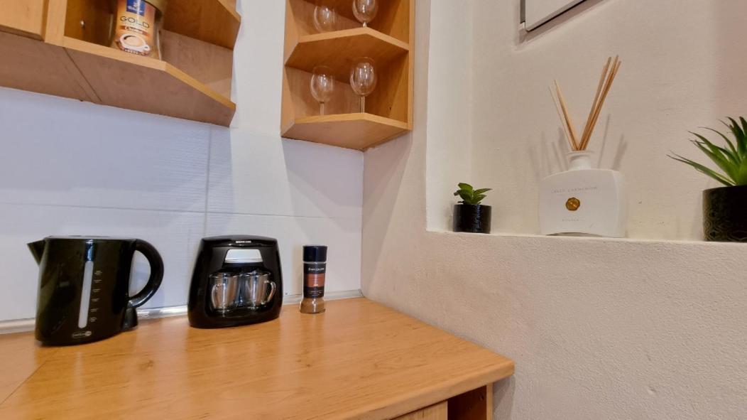 Finnem Rentals Zikova Prague Ngoại thất bức ảnh